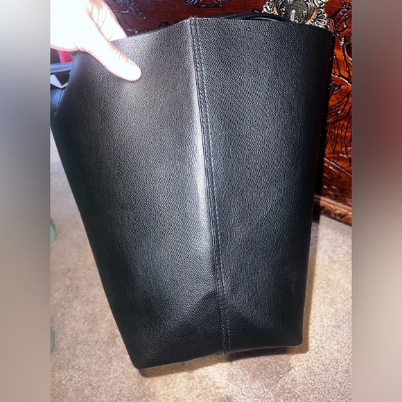 Victoria’s Secret, Black Bag🖤 - Picture 9 of 10